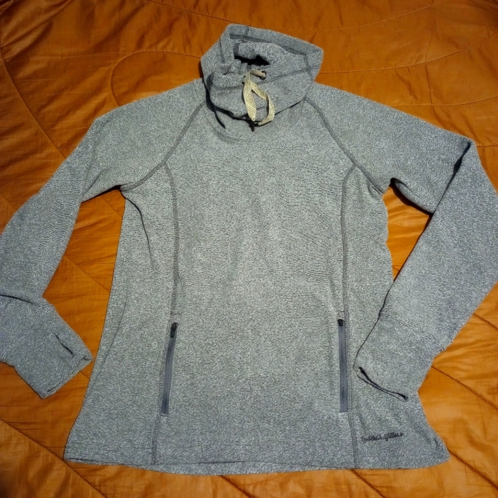 Grey fleace long sleeve size medium